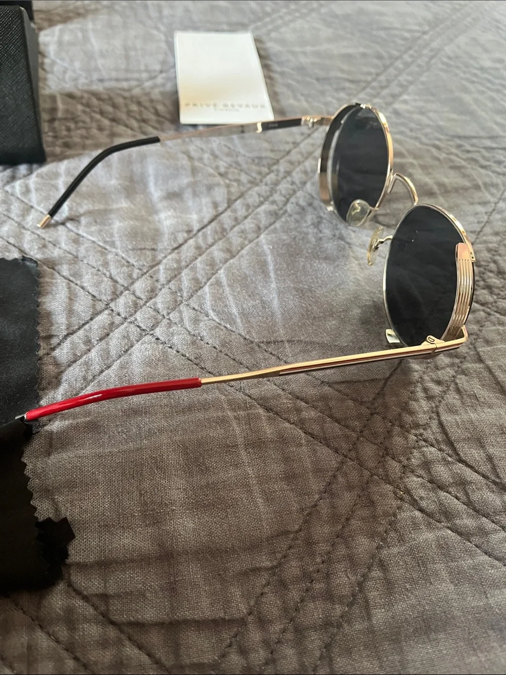 Privé Revaux Men’s Round Metal Frame Sunglasses in Gold/Black